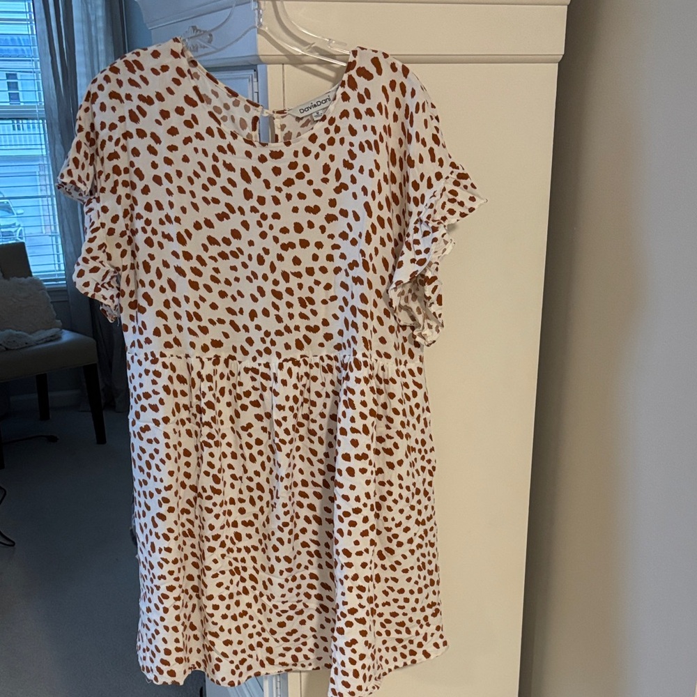 DAVI & DANI White and Brown dress with pockets.